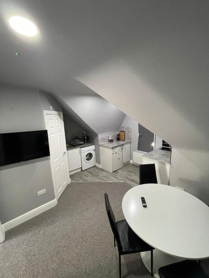 Luton Short Term Lets - Cardiff Road Apartment Luaran gambar